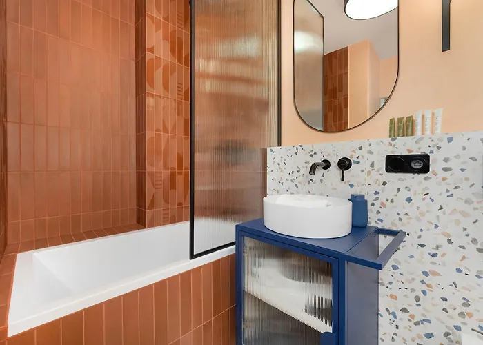 Modern And Unique In The Centre Of By Renters דירה