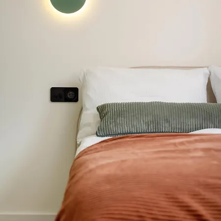 Modern And Unique In The Centre Of By Renters *