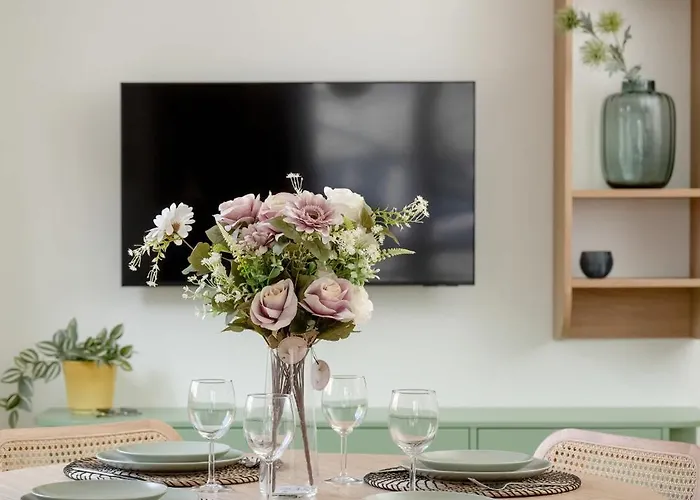 Modern And Unique In The Centre Of By Renters 公寓 *