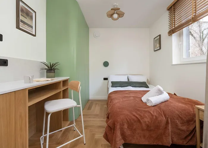 Modern And Unique In The Centre Of By Renters 公寓